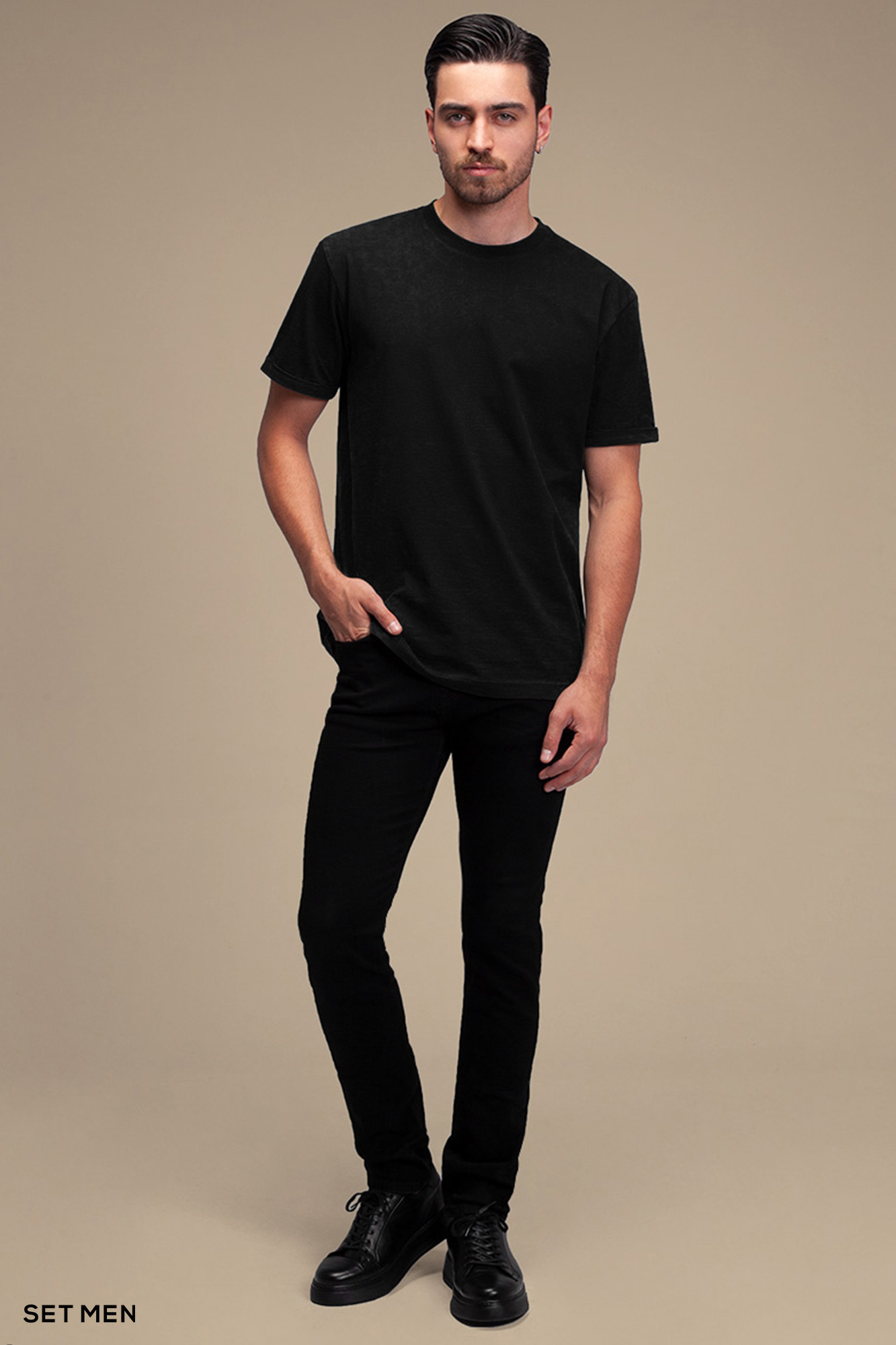 تیشرت مردانه یقه گرد آستین کوتاه