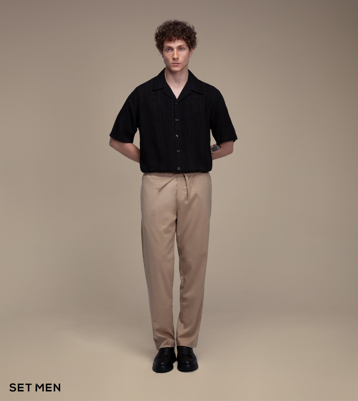 پیراهن مردانه آستین کوتاه کنفی