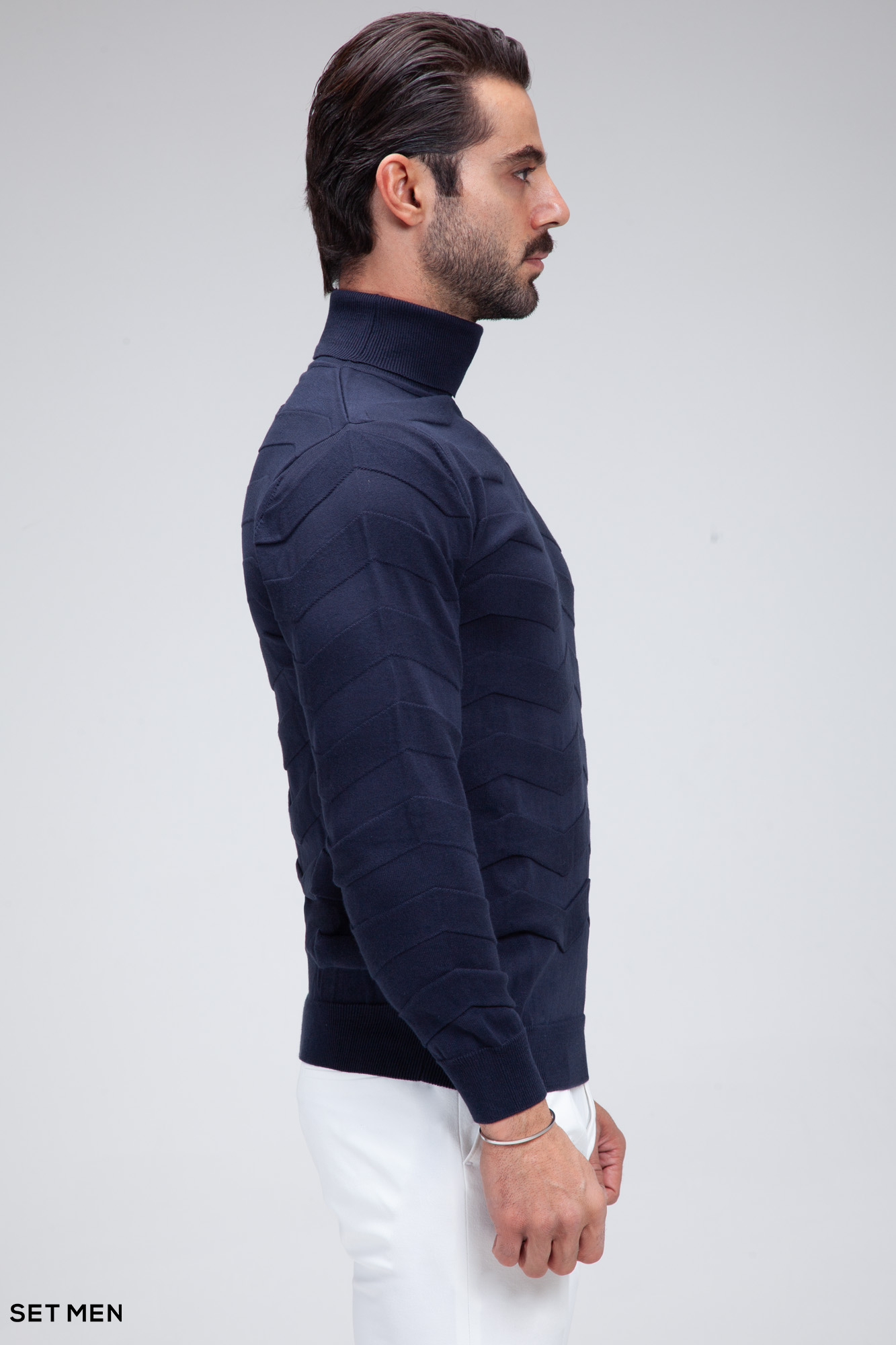 بافت یقه اسکی طرح دار