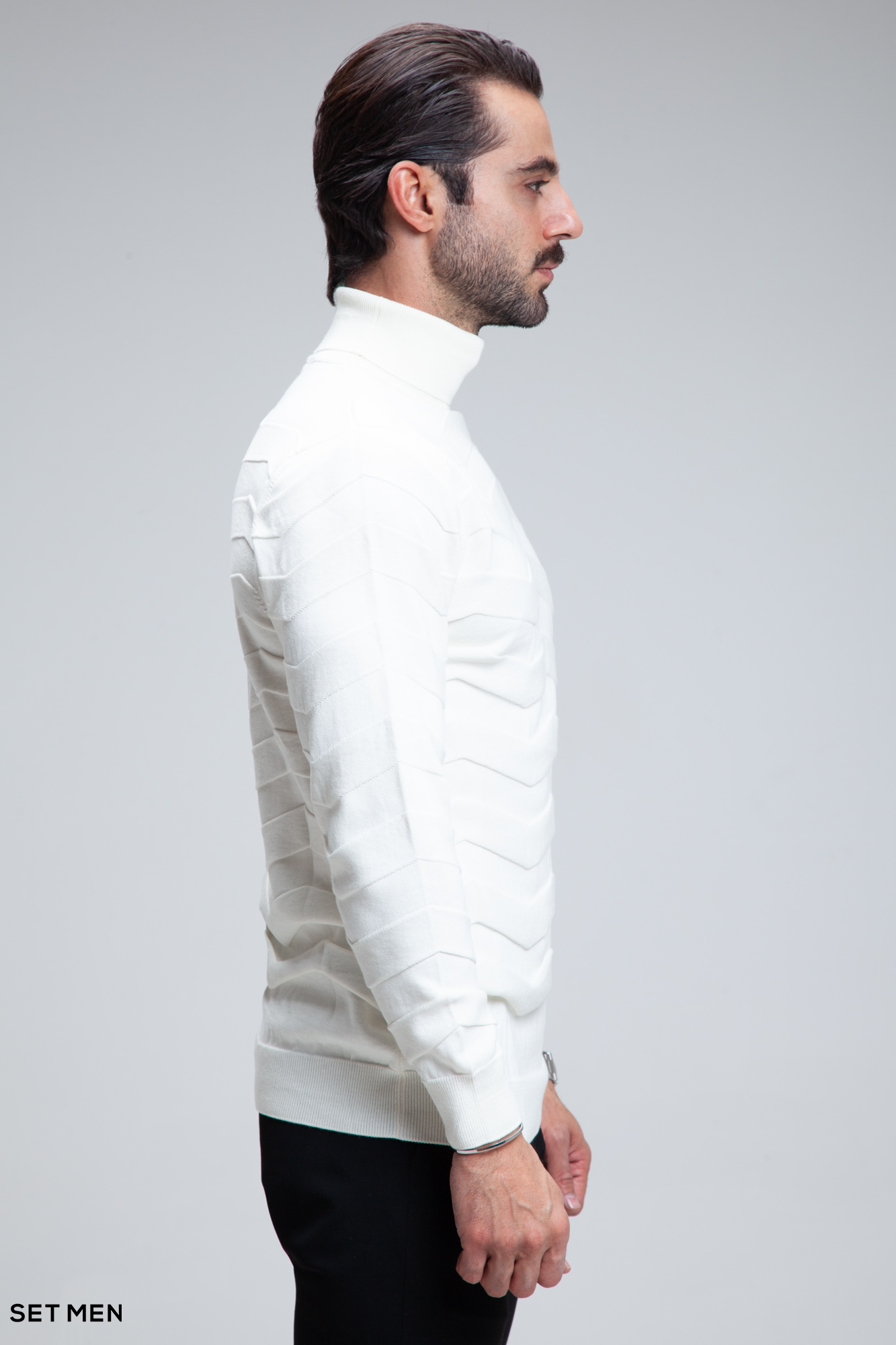 بافت یقه اسکی طرح دار