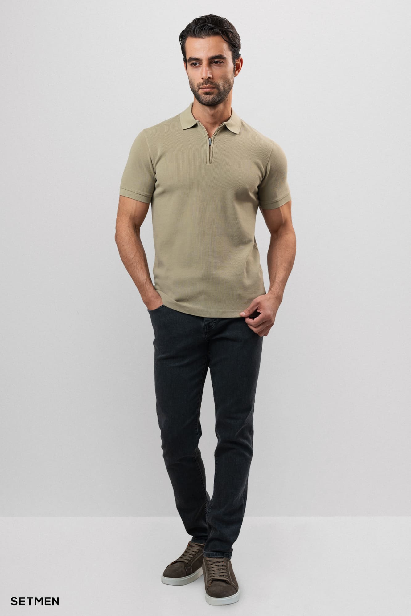 تیشرت یقه نیم زیپ سوزنی ساده